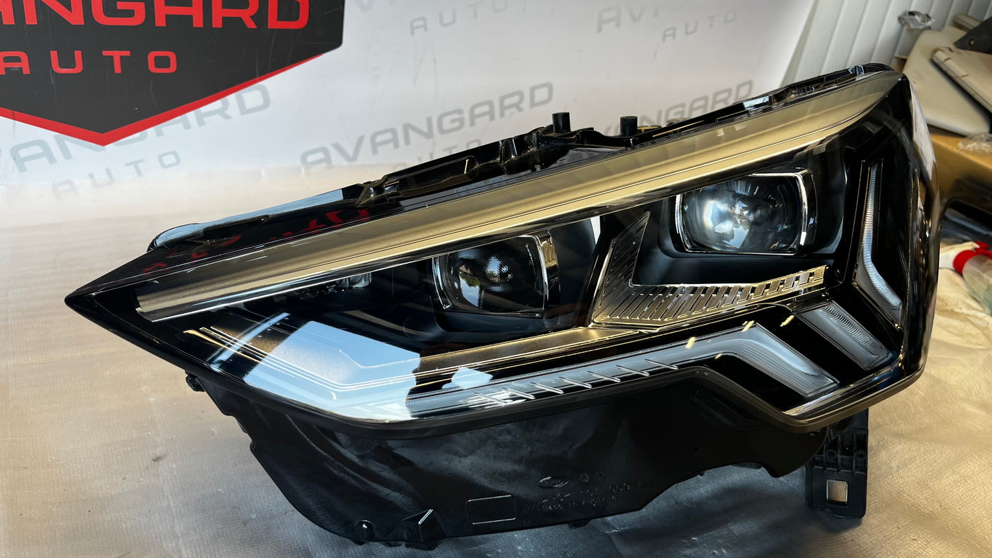 Audi Q3 F3 ляв фар