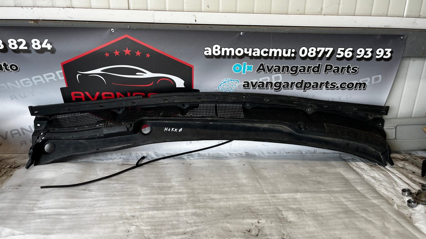 Opel Mokka X решетка под чистачки