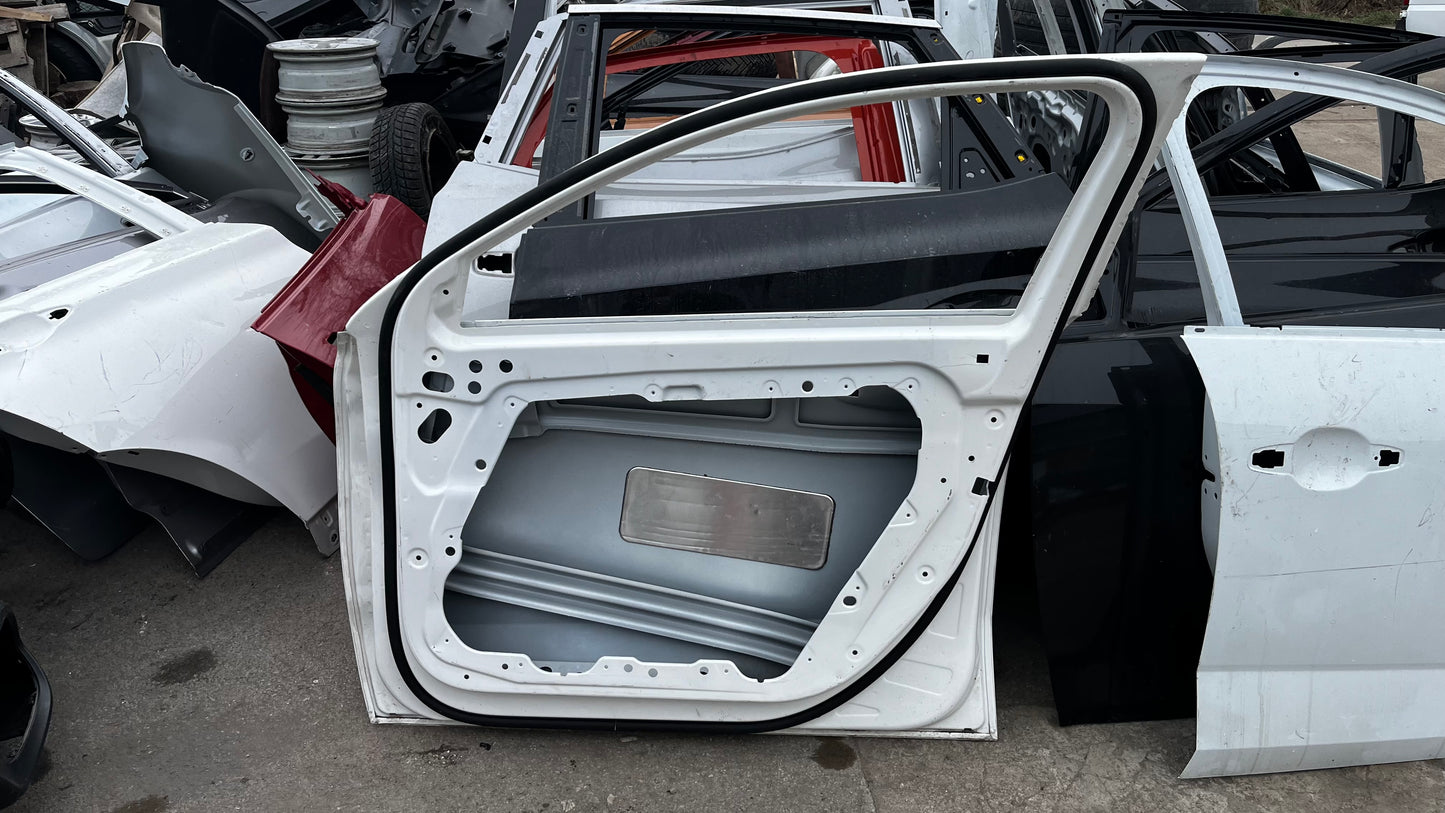 Mercedes A W177 предна дясна врата