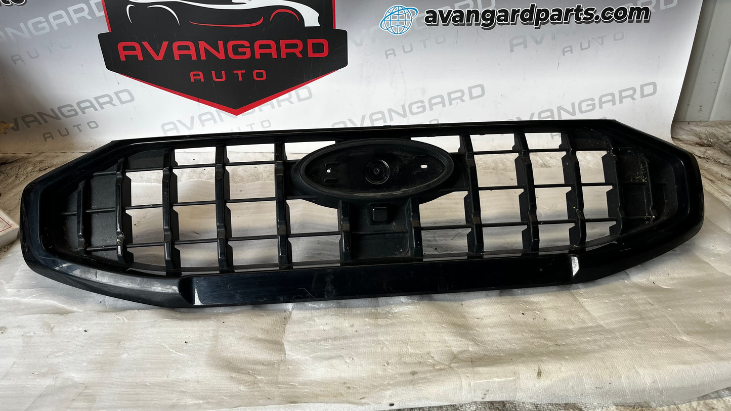 Ford Kuga 24- предна решетка