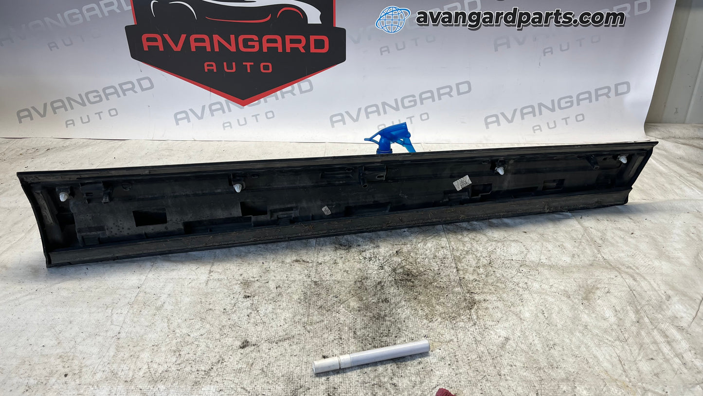 Декоративна лайстна на предна лява врата Audi Q3 2015-