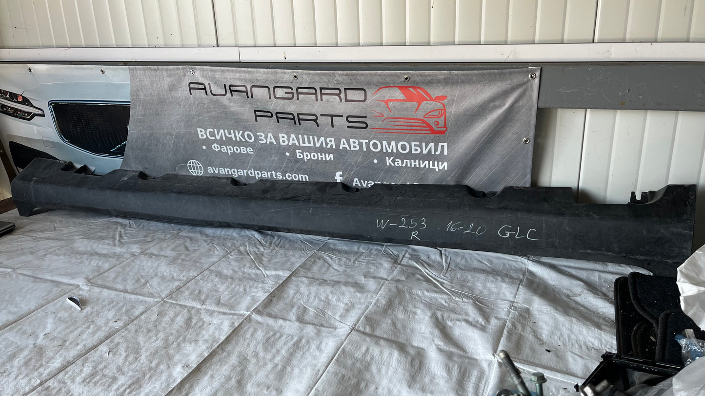 Десен праг Mercedes GLC 253