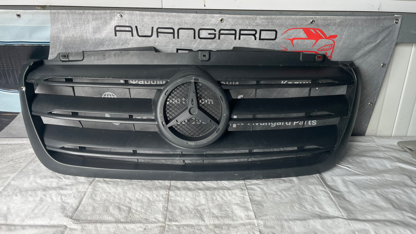 Предна решетка Mercedes Sprinter W907 2019-