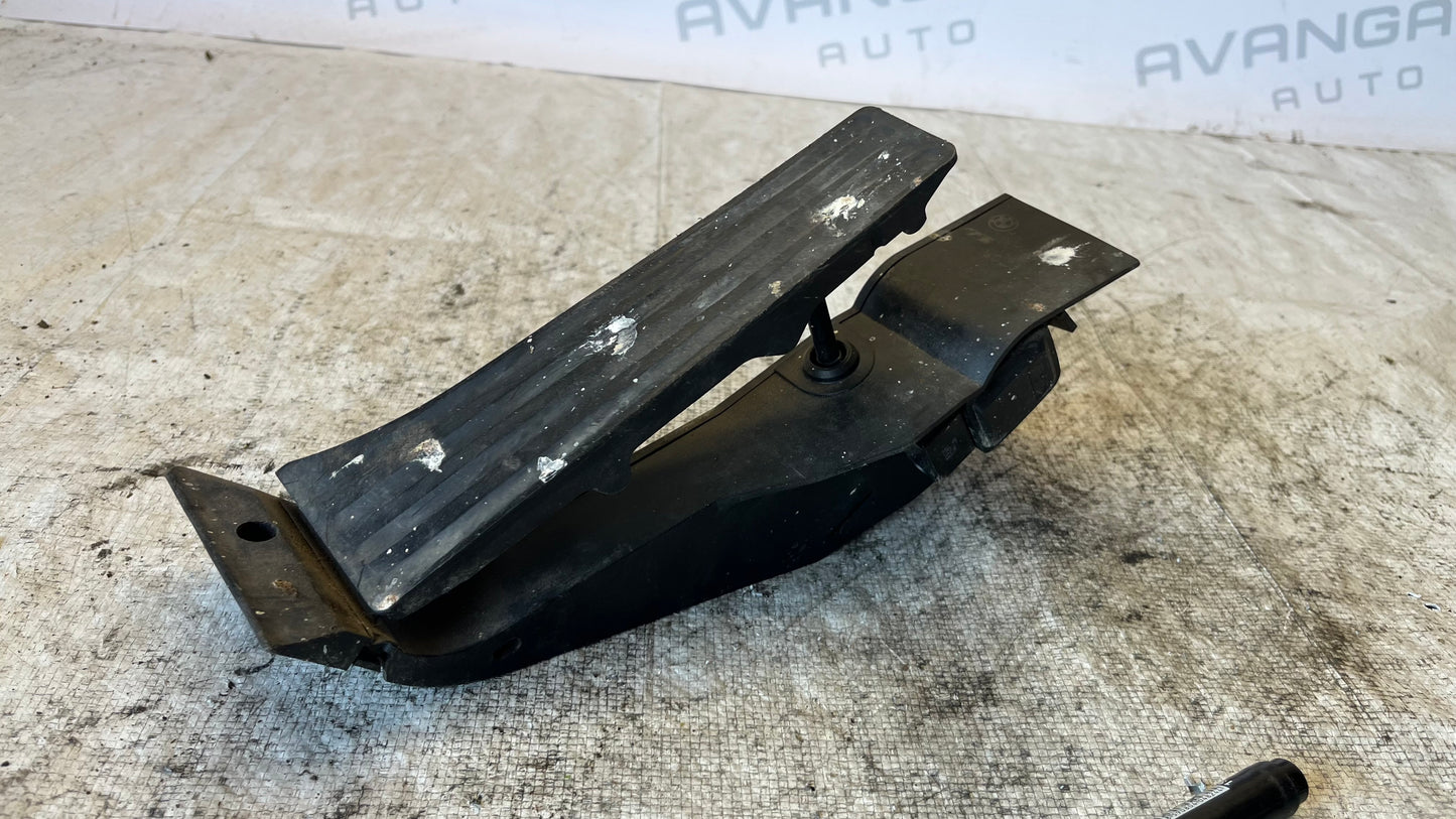 BMW X3 2.0D педал за газ