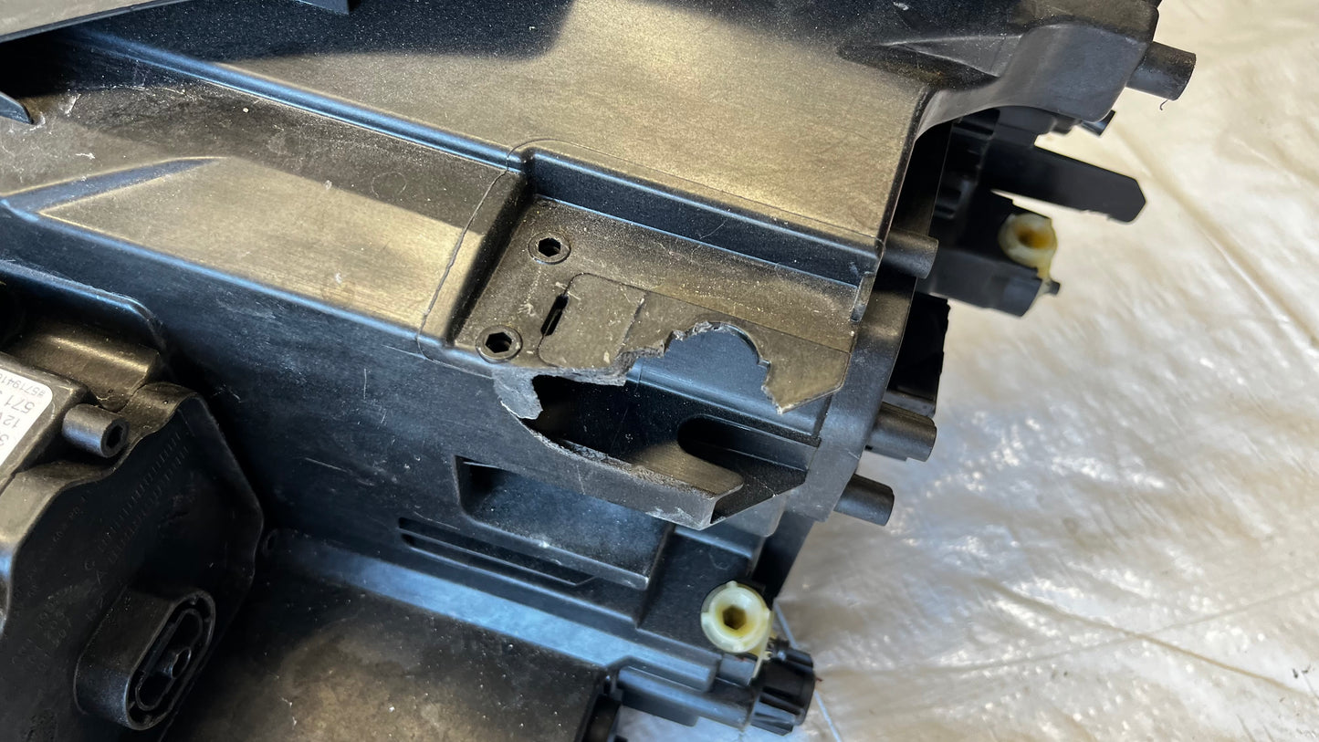 Volkswagen Tiguan CT1 десен фар