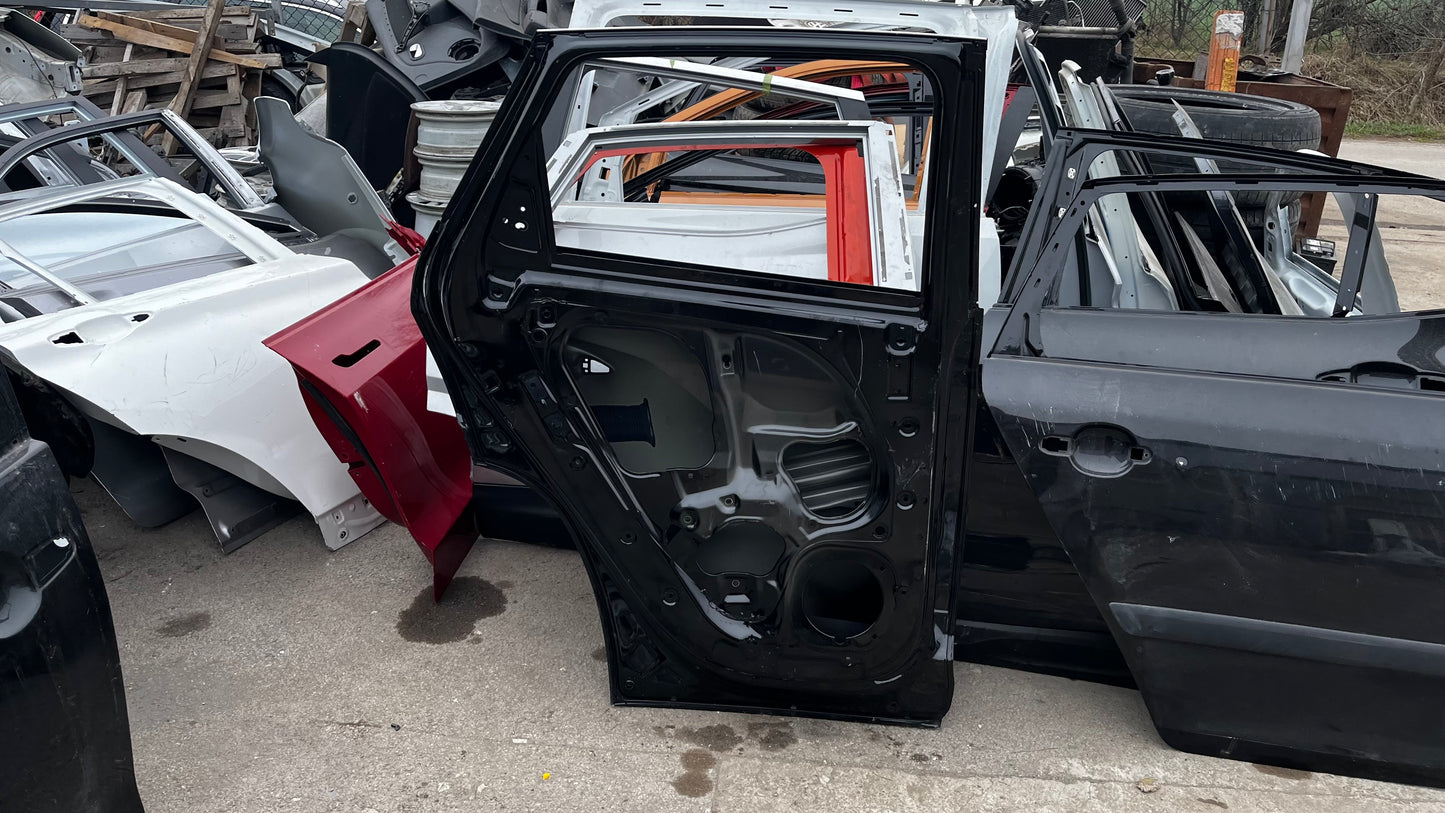 Hyundai Tucson 4 20- задна лява врата