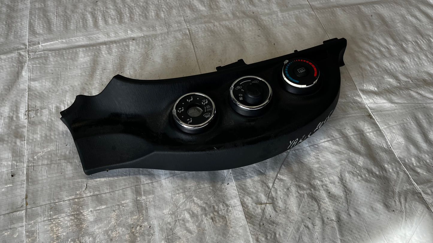 Toyota Yaris 11- панел за климатик