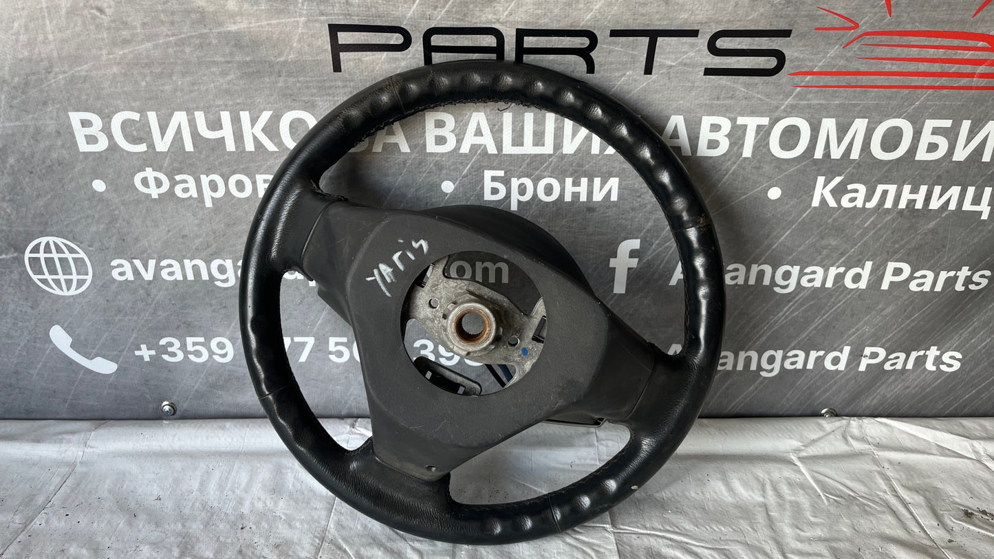 Волан Toyota Yaris 2 2006-2011