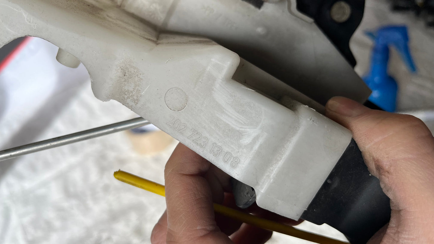 Mercedes C W202 брава предна лява