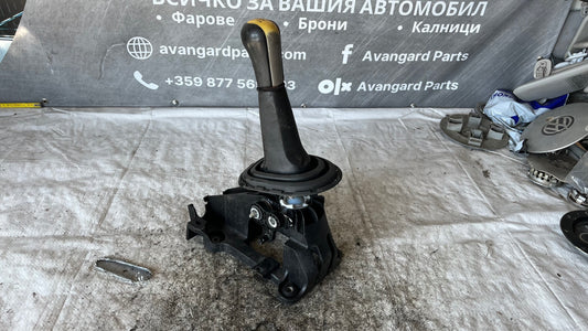 Toyota Yaris 1.4 скоростен лост