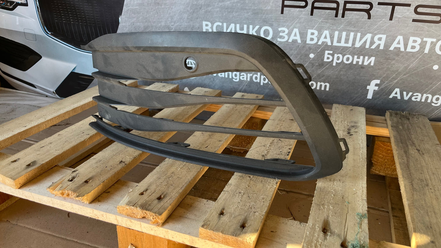 Лява решетка Volkswagen Golf 8 2019-