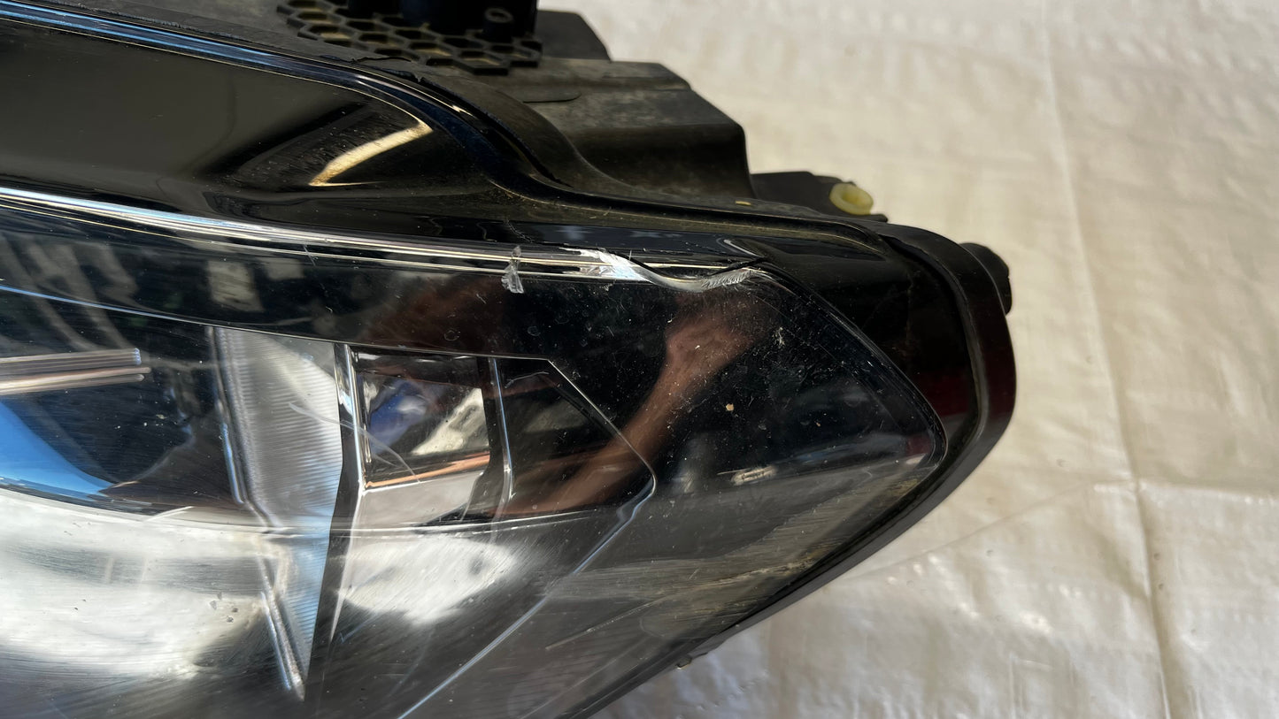 Volkswagen Caddy 15- ляв фар