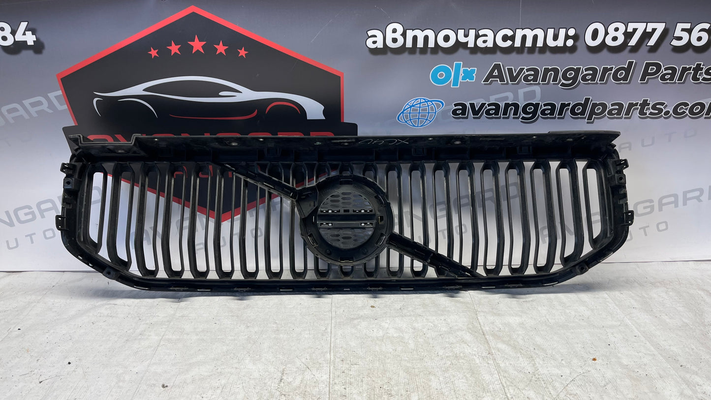 Volvo XC40 18- предна решетка