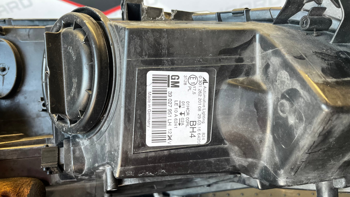 Opel Astra J ляв фар