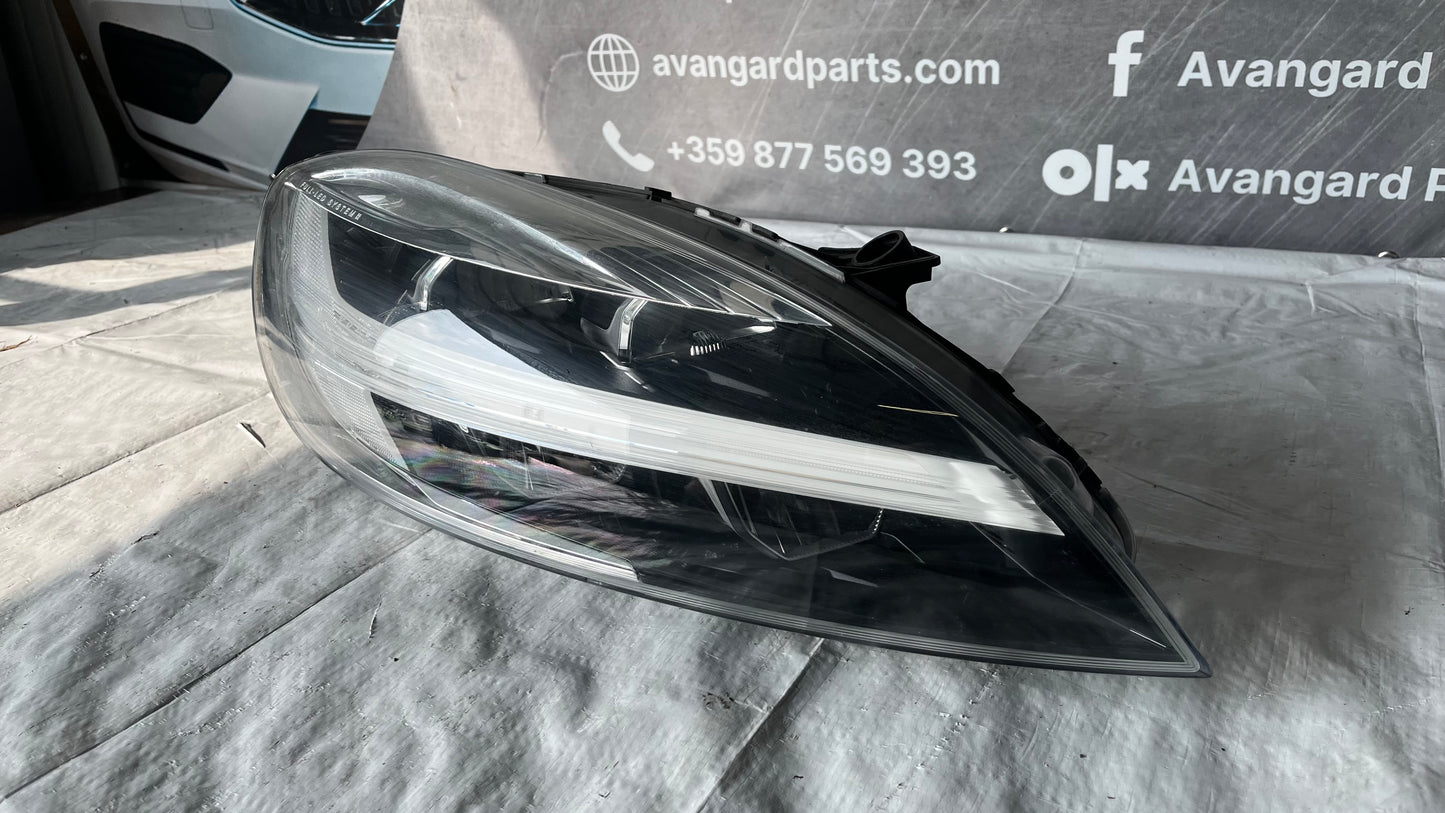 Десен фар Volvo V40