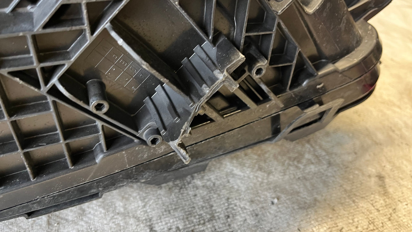 Ляв фар Mercedes B W247 2019-