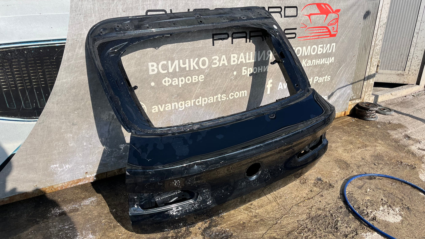 Багажна врата Volvo XC40 2018-2022