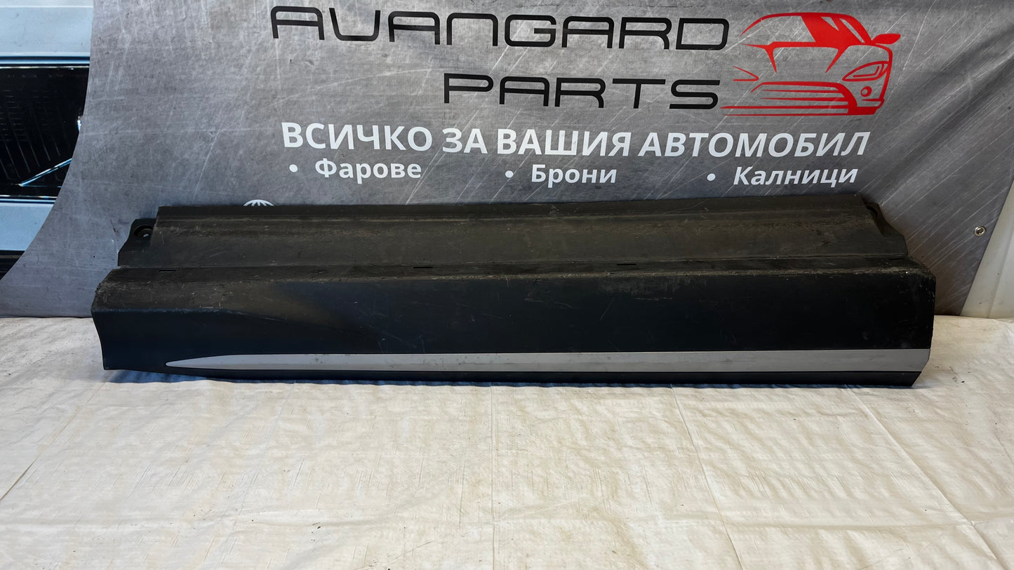 Isuzu D-Max декоративна лайстна предна лява врата