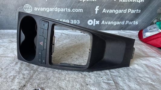 Средна конзола Seat Ibiza 4