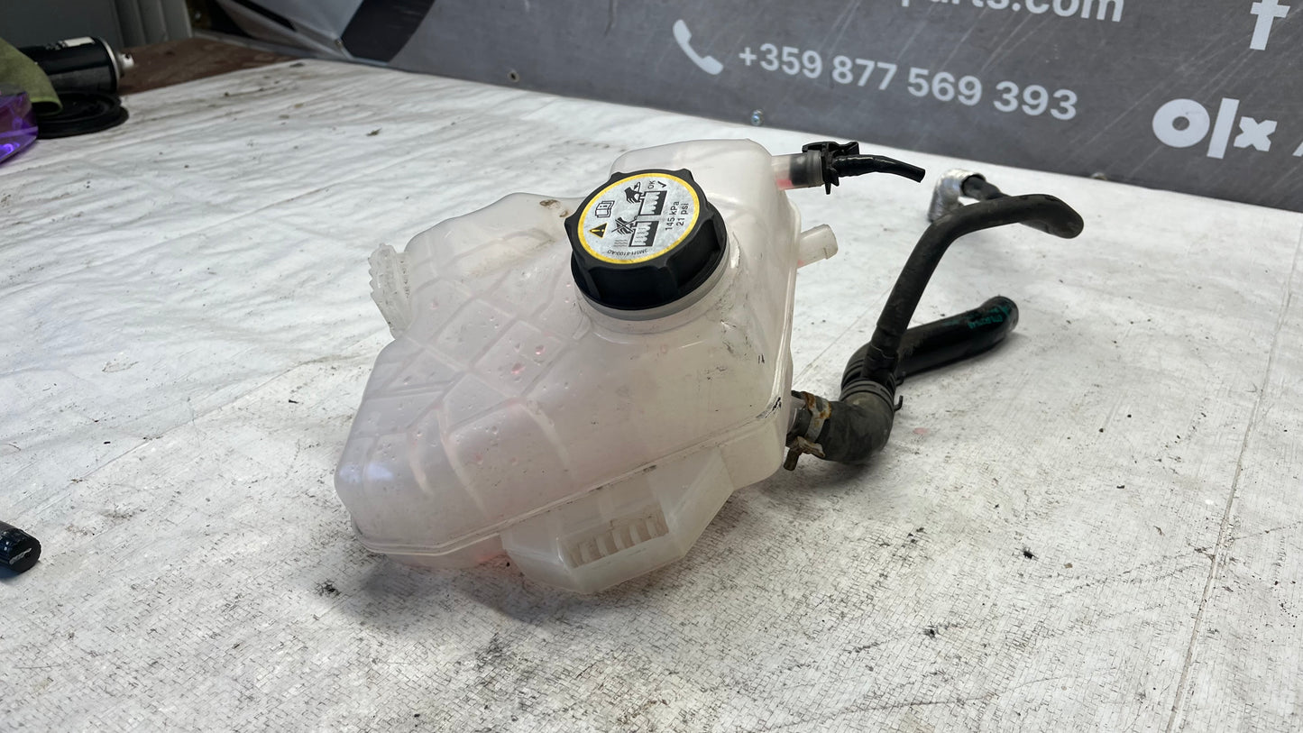 Ford Transit Courier 14- казанче за антифриз