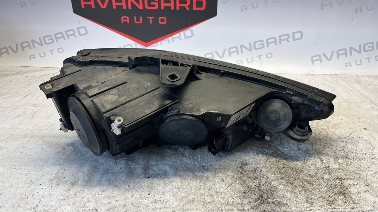 Audi A3 ляв фар