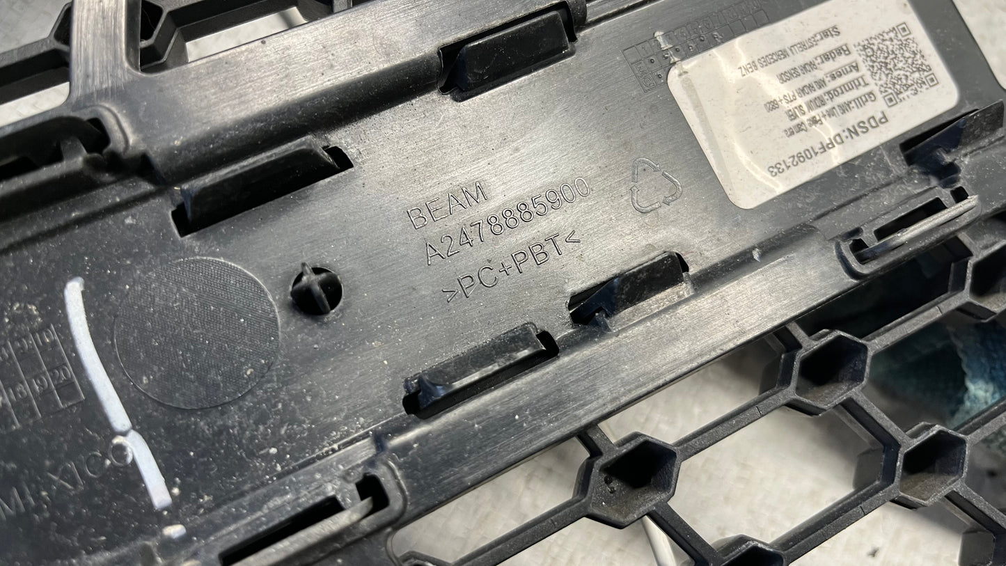 Mercedes GLB X247 AMG предна решетка