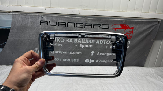 Mercedes CLA 250 рамка на дисплея