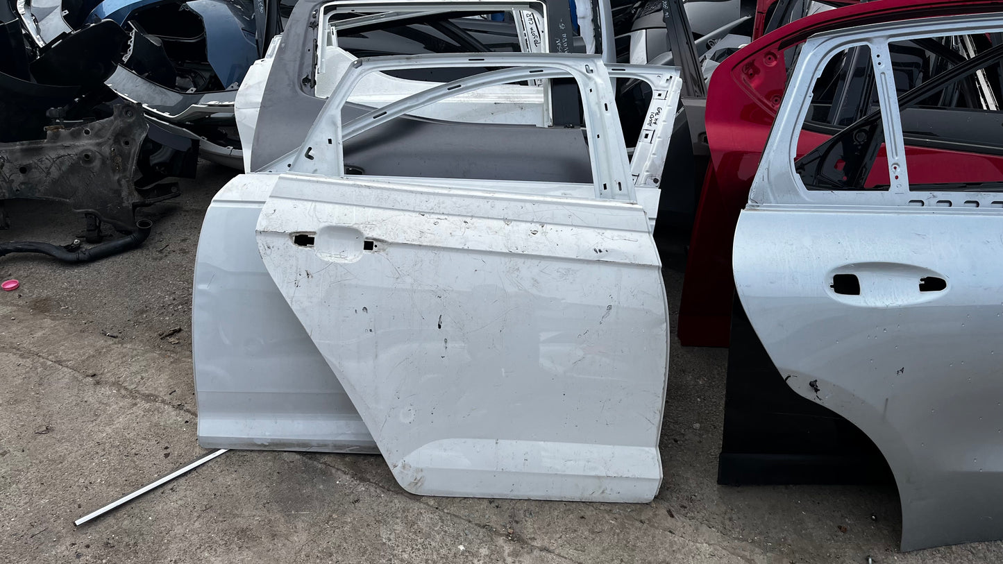 Volkswagen Polo 2G4 задна дясна врата