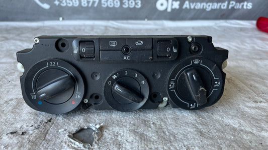 Панел климатик Volkswagen Golf 5