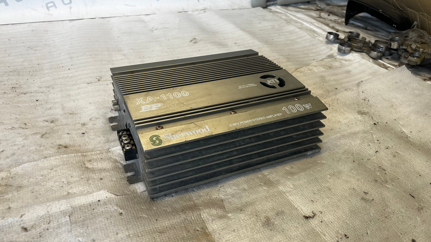 Sherwood XA-1100 100W усилвател