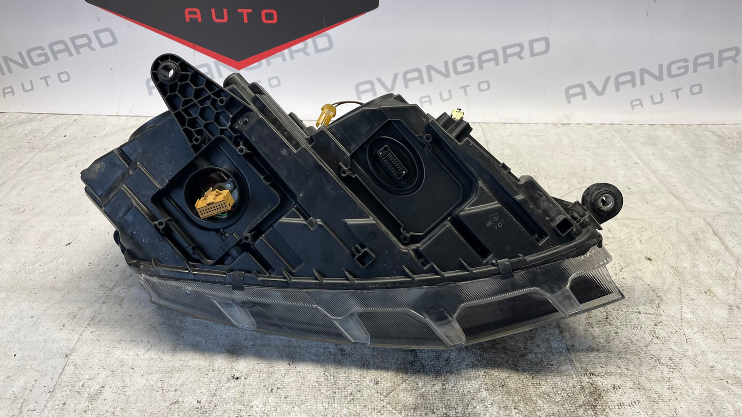 Skoda Fabia 3 ляв фар