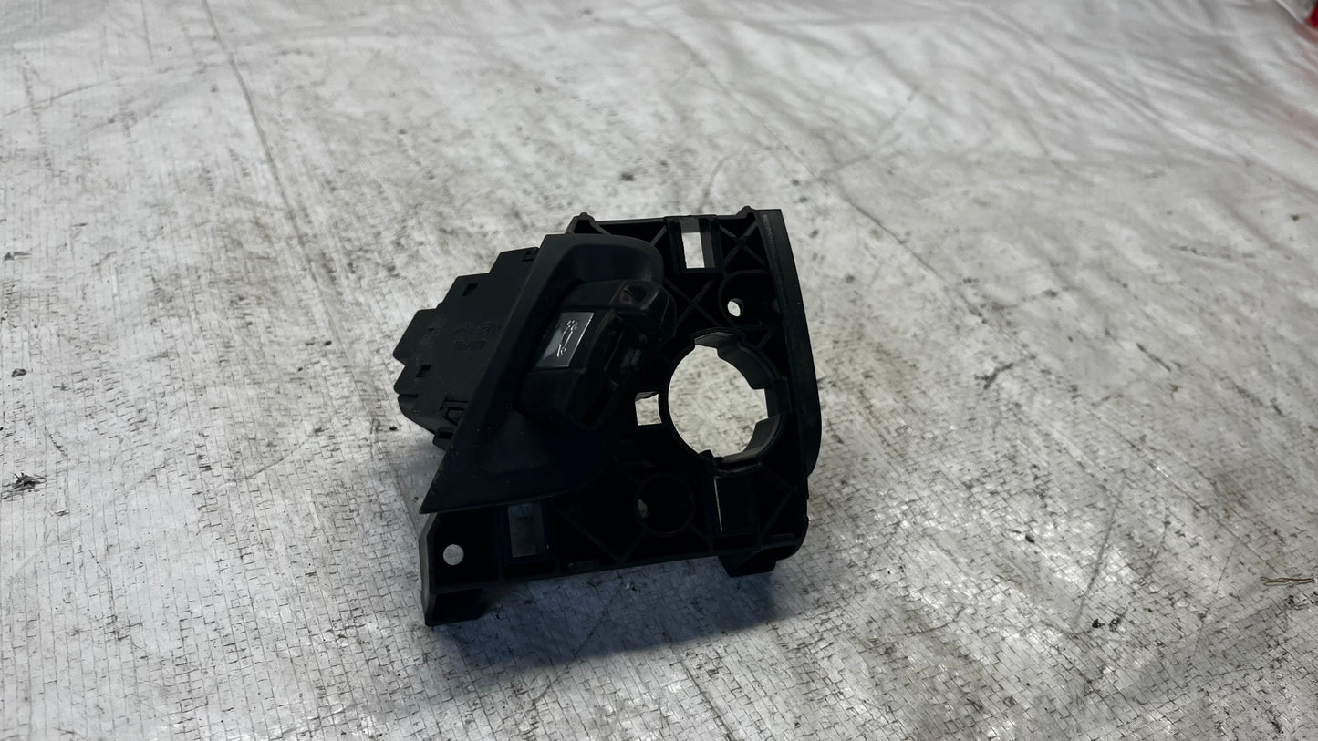 BMW X6 E71 пластмаса ключалка