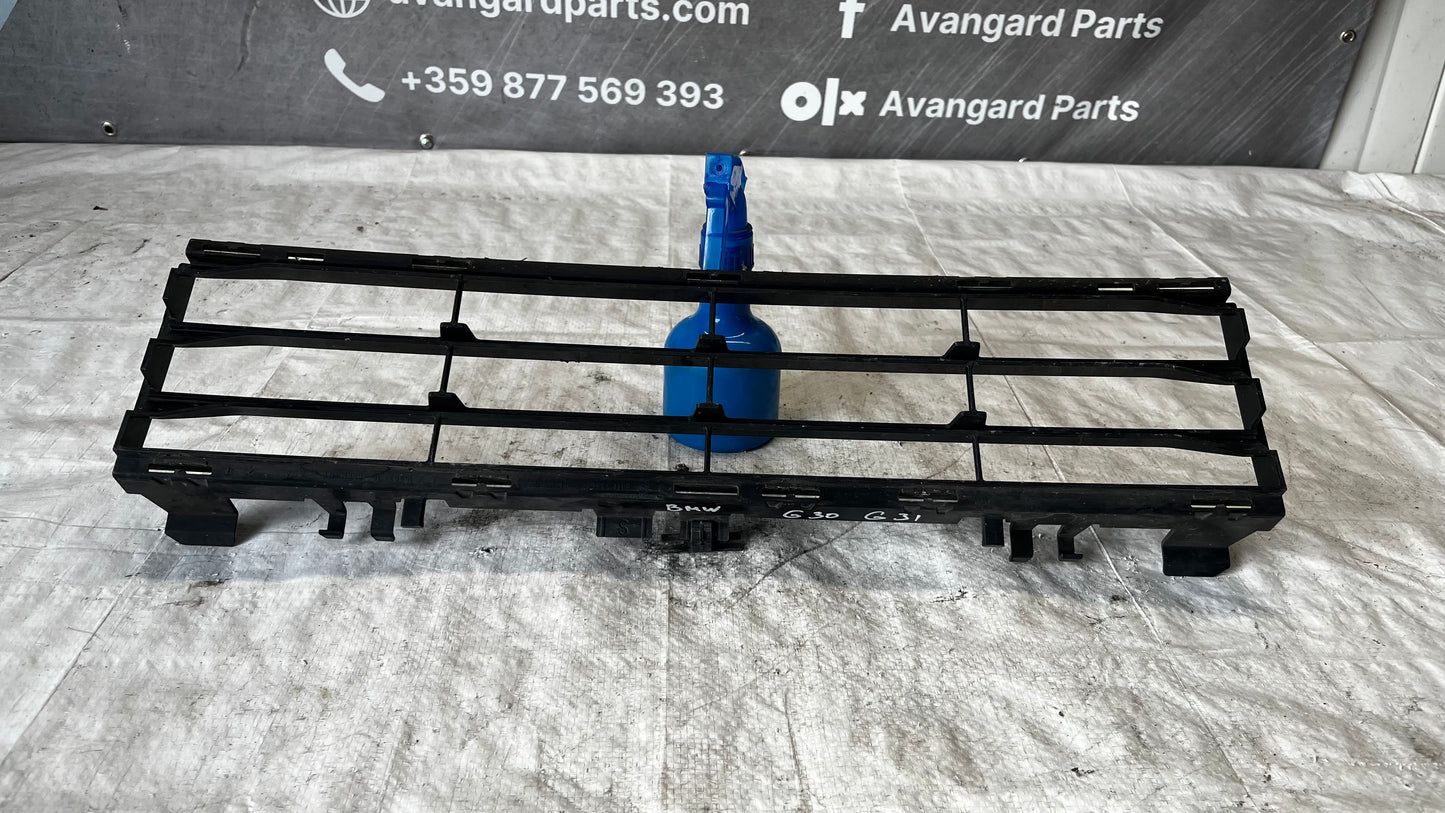 BMW 5 G30 решетка предна броня