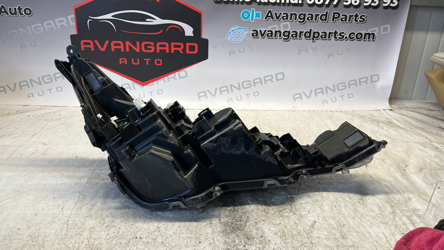 Toyota Corolla E210 ляв фар