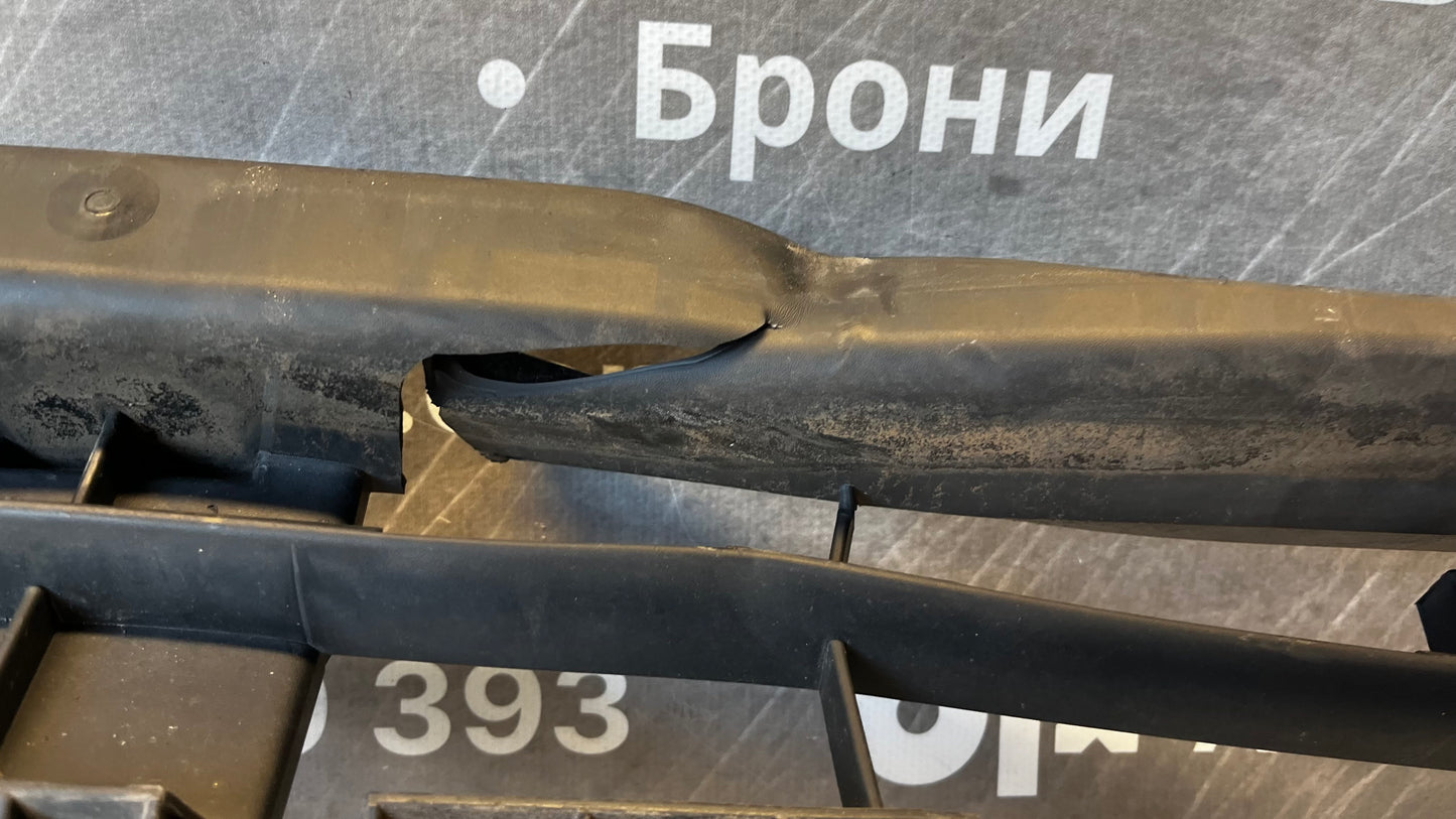 Renault Traffic 2 радиаторна решетка