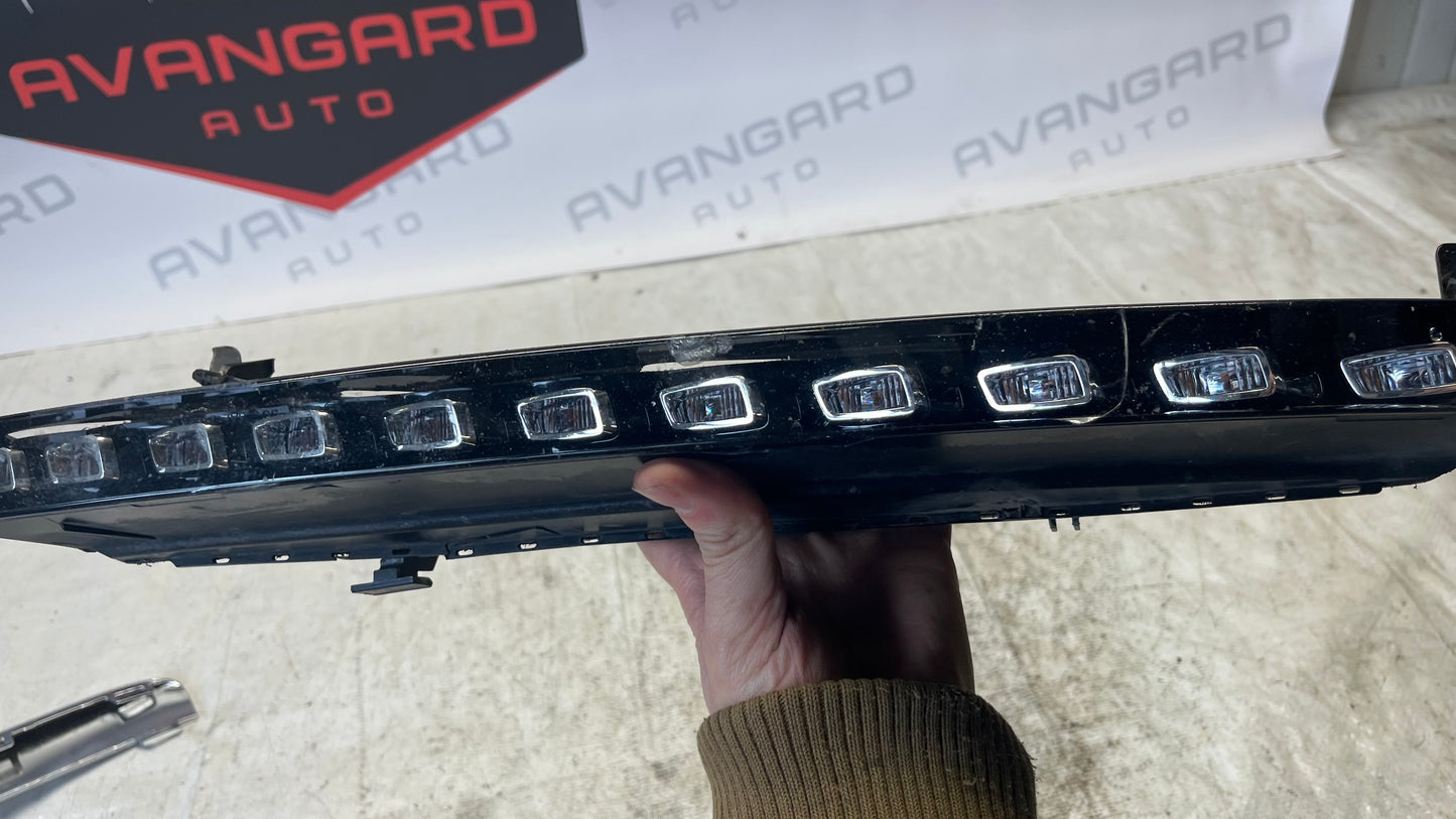 Audi Q7 10- десен халоген