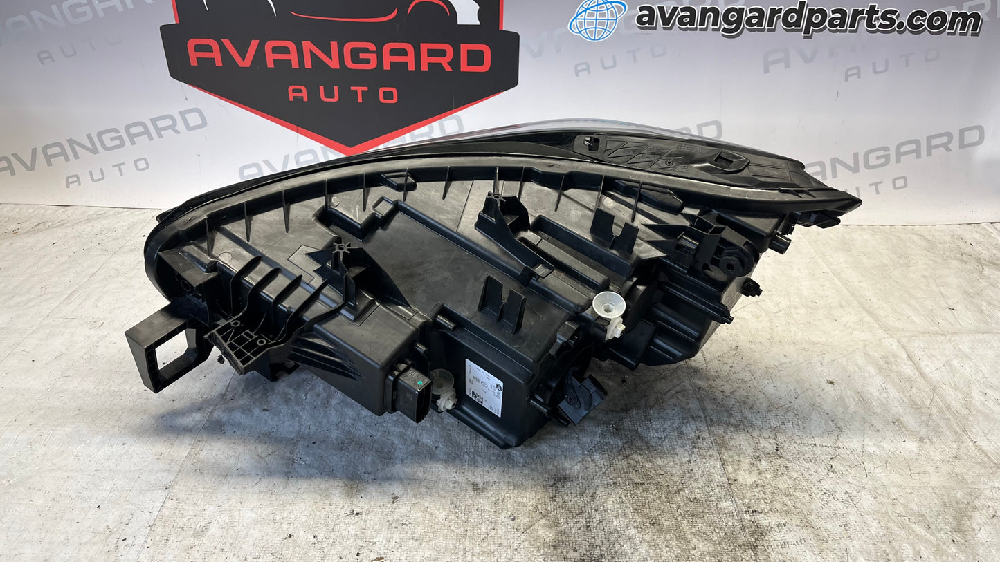 Seat Cupra Formentor десен фар