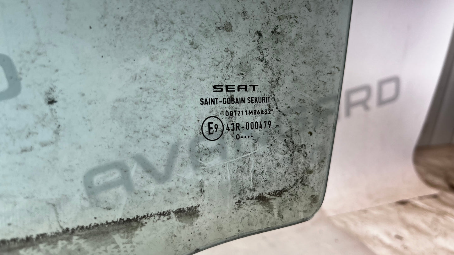 Seat Altea 04- предно ляво стъкло