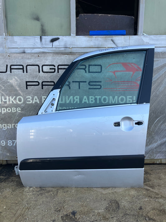 Предна лява врата за Suzuki sx4 2007г.