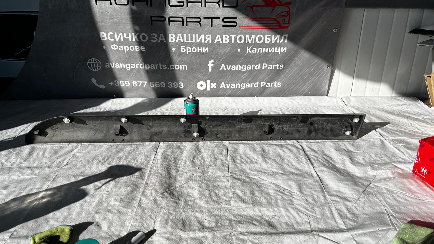 Peugeot Expert предна дясна декоративна лайстна