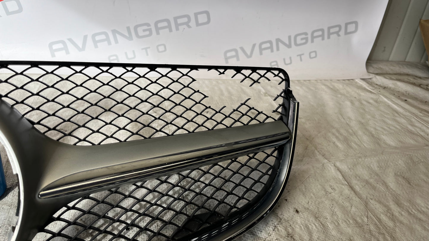 Mercedes E W207 предна решетка