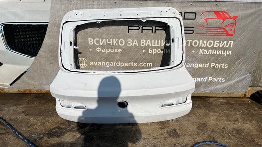 Багажна врата Volvo XC40 2018-2022
