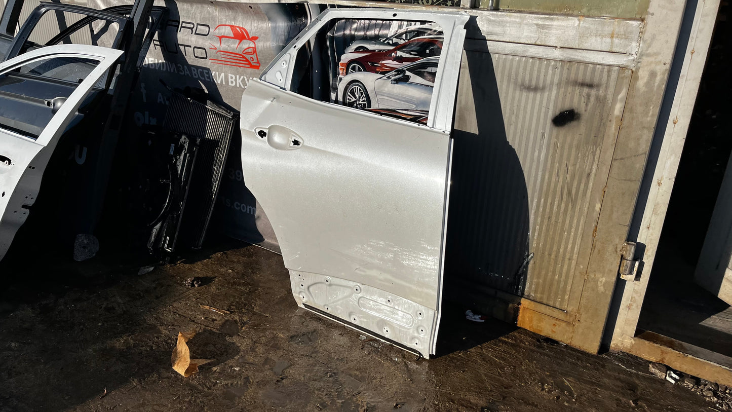 Peugeot 3008 2 задна дясна врата