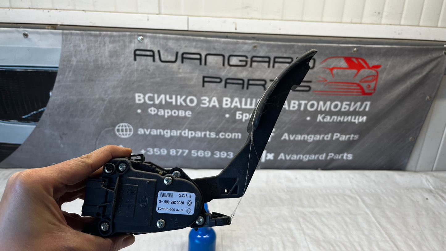 Dacia Duster педал за газ