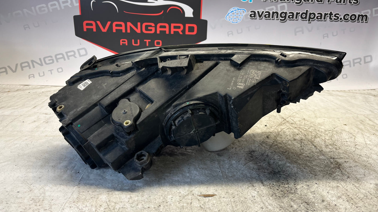 Audi A3 8V десен фар