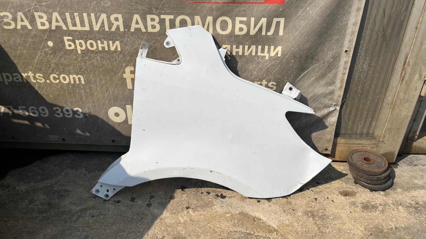 Десен калник Mercedes W907/W910