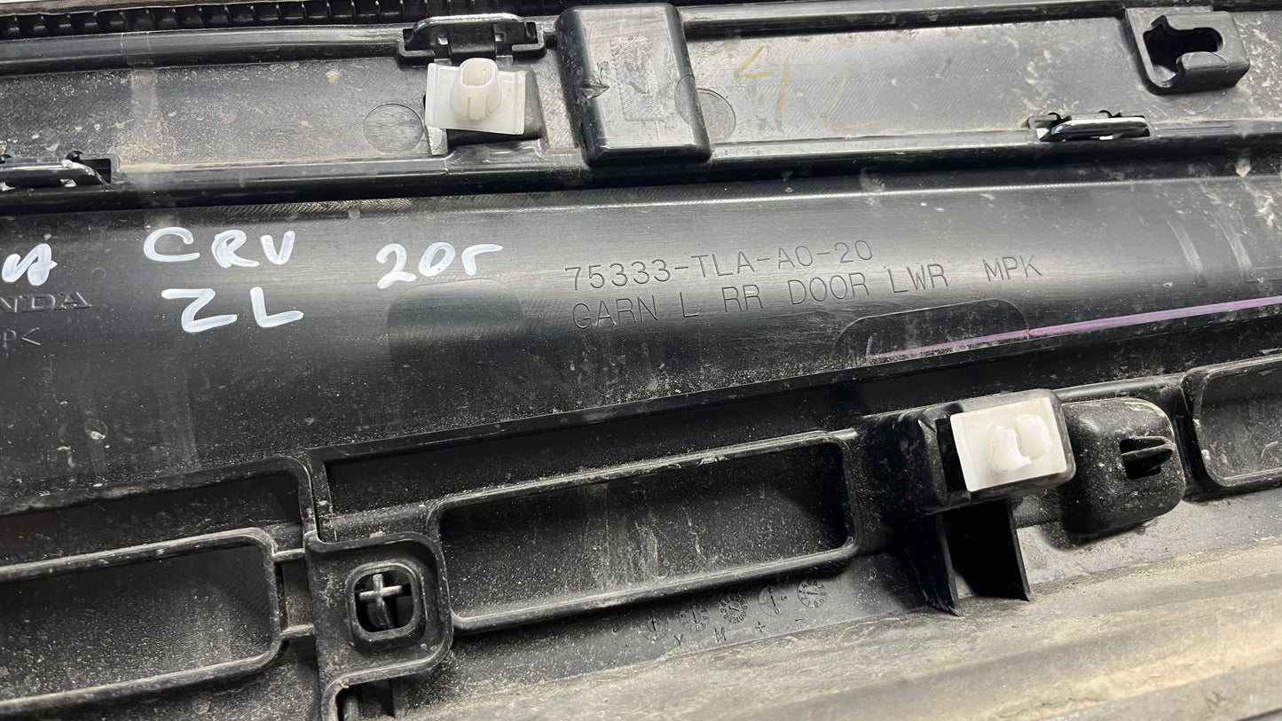 Honda CRV 5 18- декоративна лайстна на врата задна лява