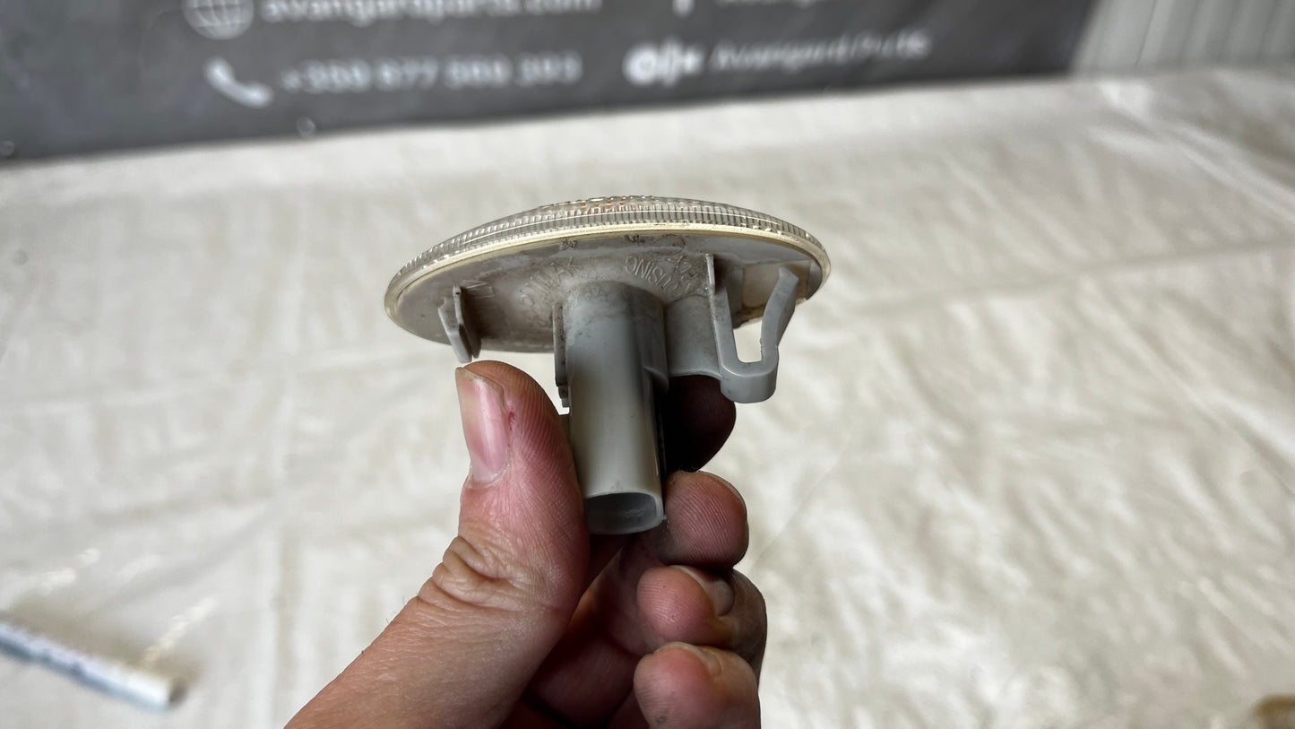 Suzuki SX4 мигач