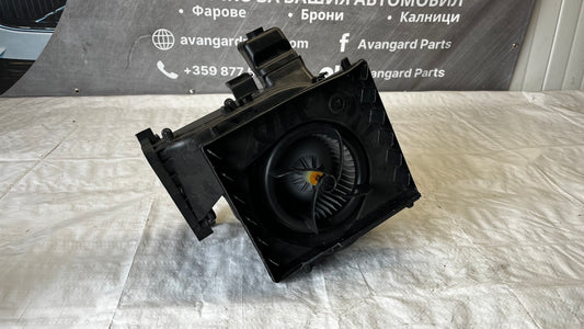 Toyota Yaris 1 панел с вентилатор за парно