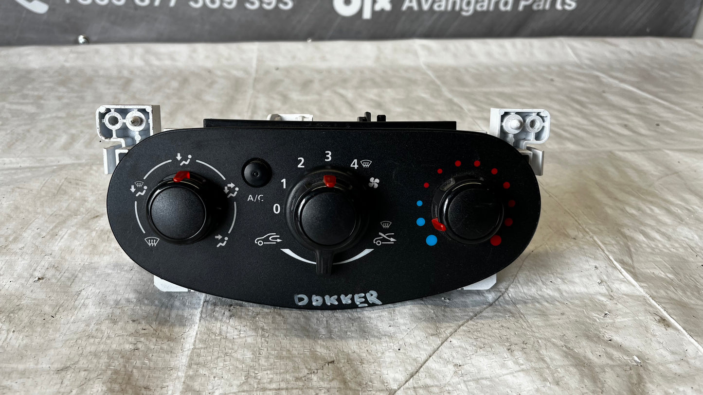 Dacia Duster 10- панел за климатик